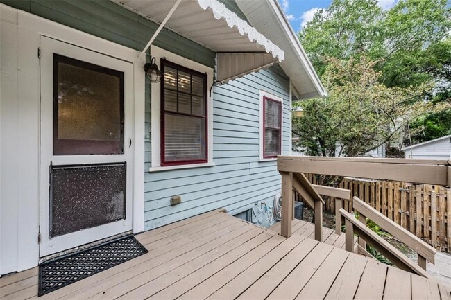 Building Photo - 1000 E Crenshaw St