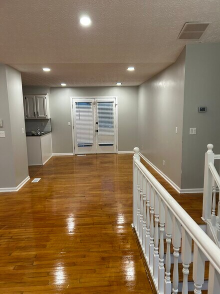 Duplex Upper Level Rental- Dining Room - 345 Ashland Manor Dr