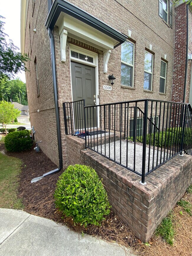 Front Entrance - 5508 Cameron Parc Dr