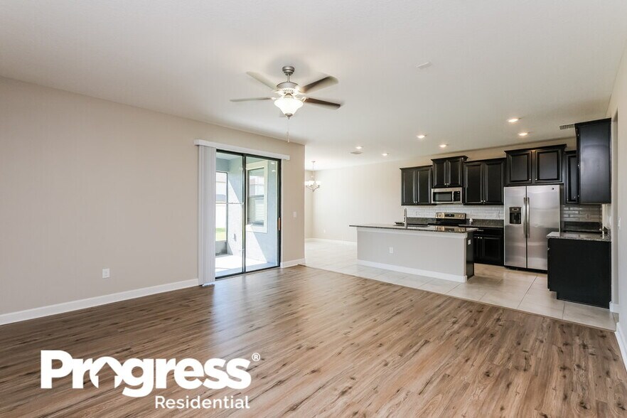 Building Photo - 9935 Ivory Dr