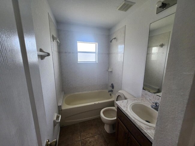 Building Photo - 635 Bluebill Ct