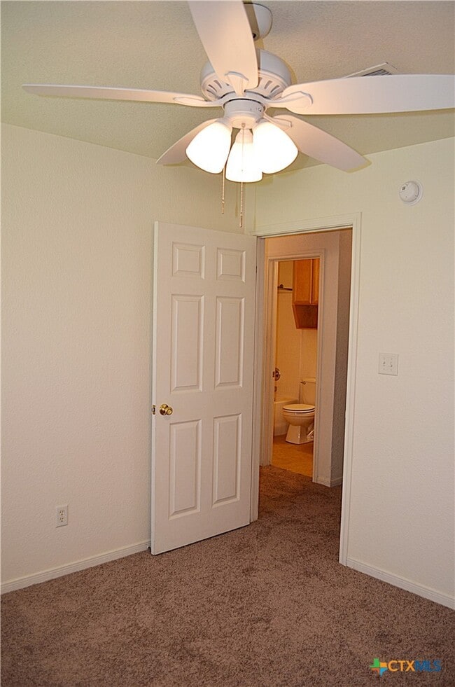 Building Photo - 5802 Venetian Ct