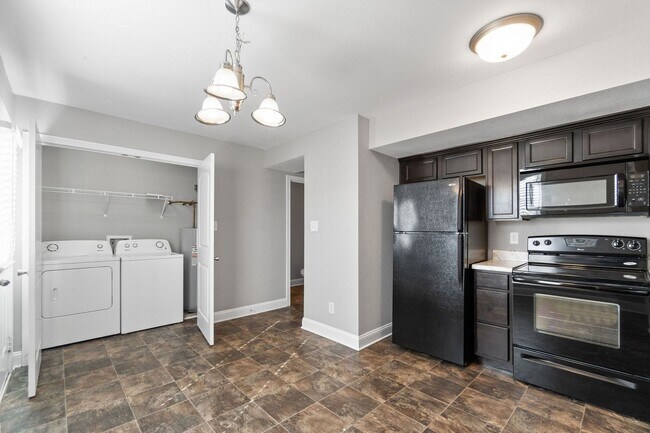 Building Photo - 1816 Beckett Dr