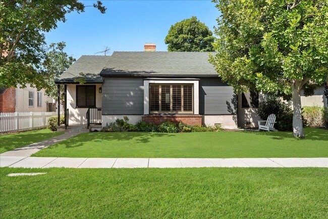 Primary Photo - Charming Westchester House with Private Yard