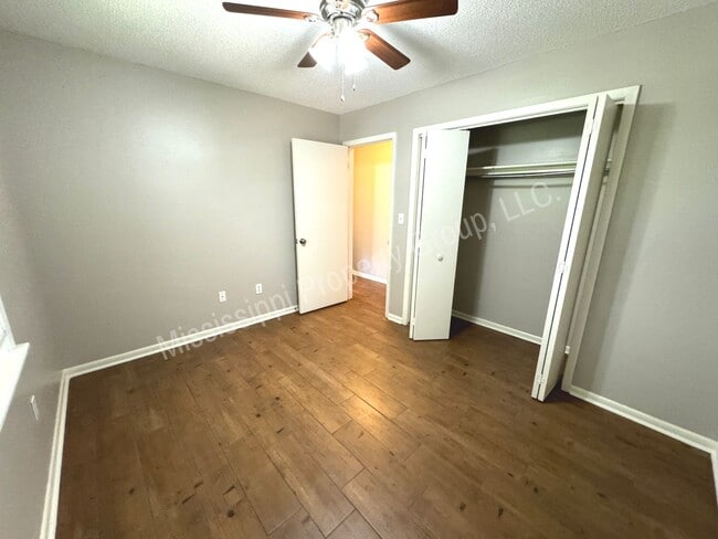 Building Photo - 3BR/2BA Home