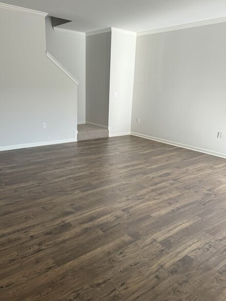 Building Photo - 2223 Blue Monarch Dr