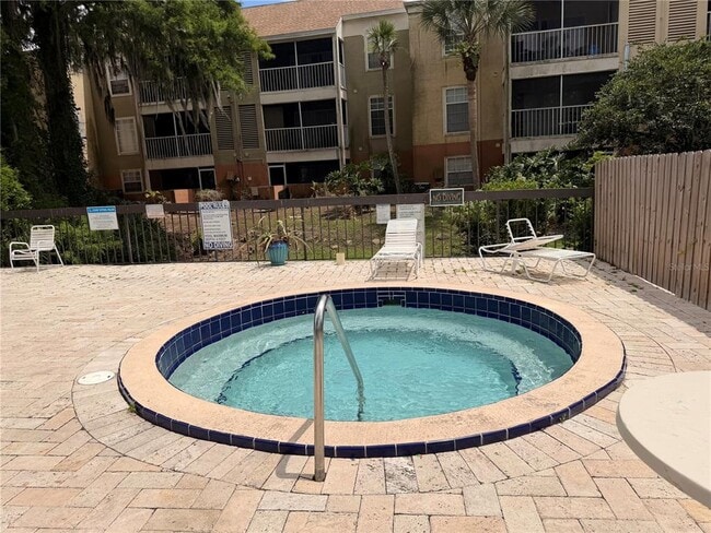 Building Photo - 3956 Versailles Dr
