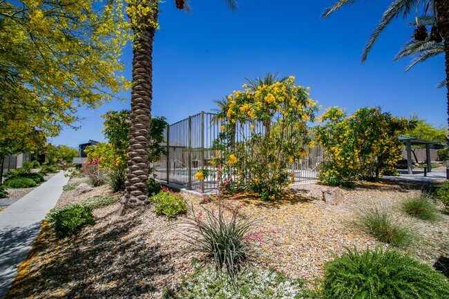 Building Photo - Beautiful Home in Valley Vista Available S...