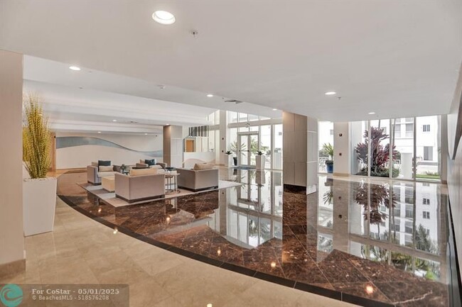 Building Photo - 715 Bayshore Dr