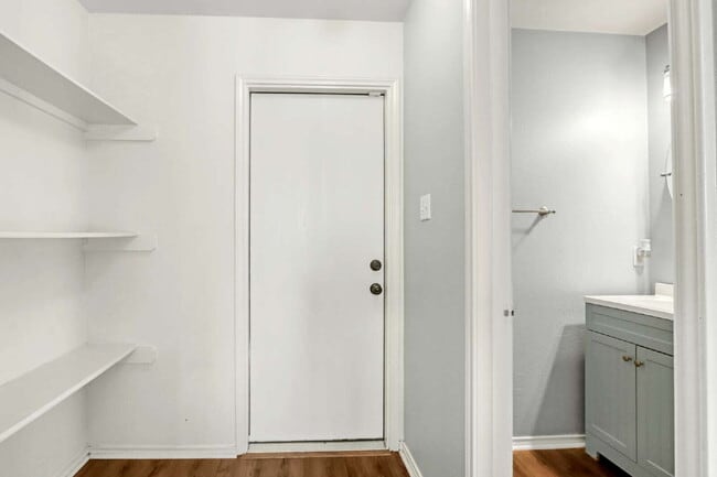 Building Photo - "Spacious 4-Bed, 3-Bath Retreat with Solar Panels!"