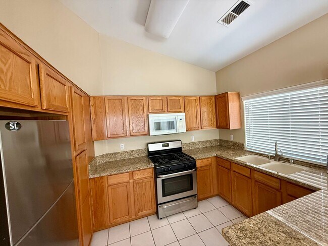 Building Photo - 7110 Rogue River Dr