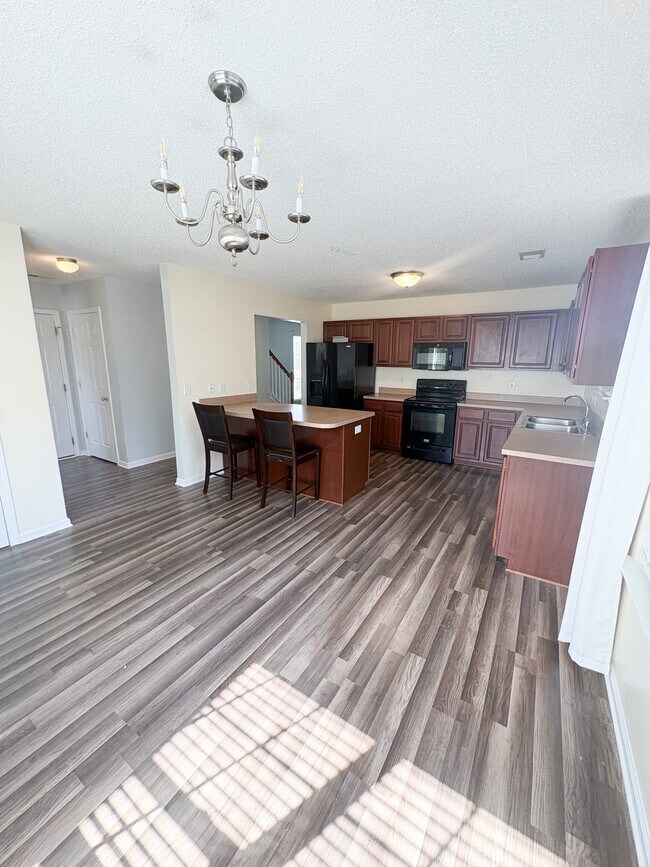 Building Photo - 159 Savannah Hills Dr