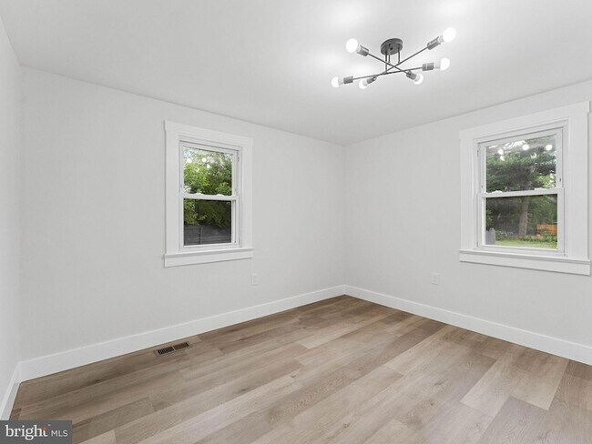 Building Photo - 308 Delsea Dr