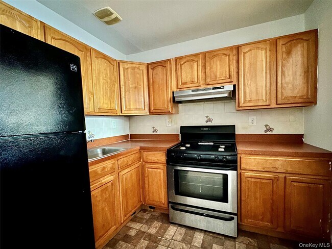 Building Photo - 22 Jefferson St