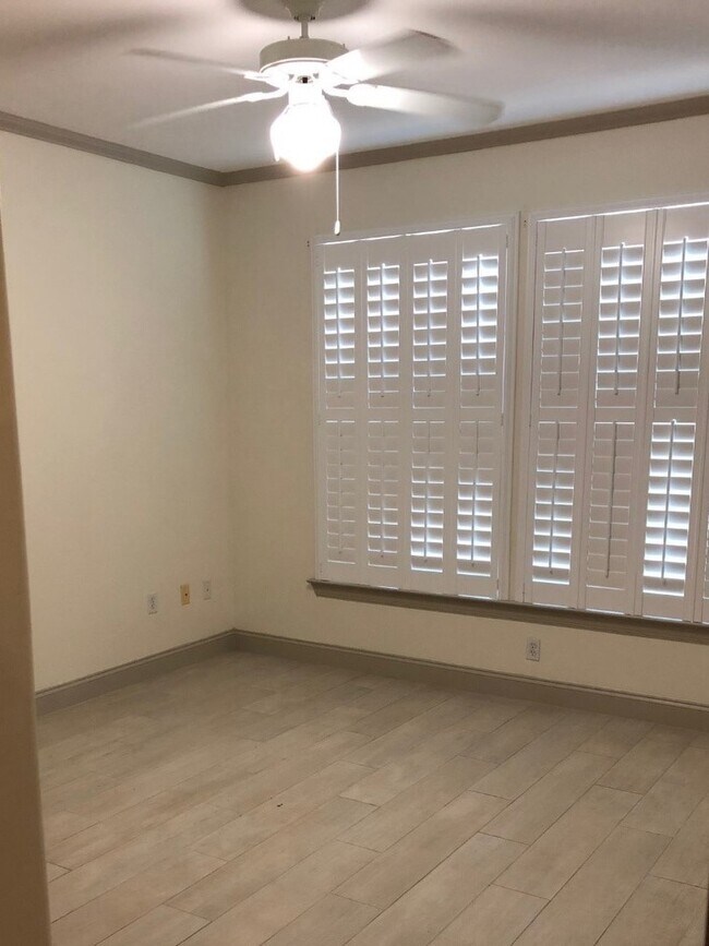 Building Photo - 2B/2B Condo in Old Bay Village – Upgraded ...