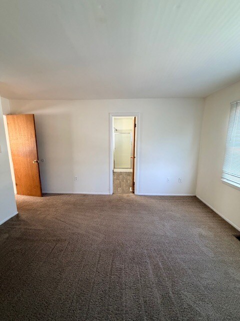 Building Photo - 21 Stephanie Dr