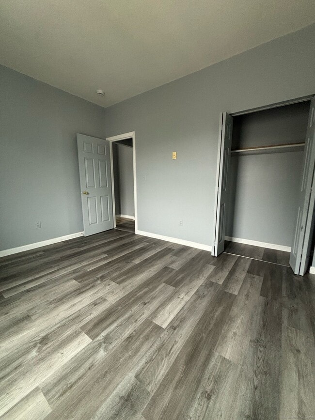 Building Photo - 132 Easton Ave