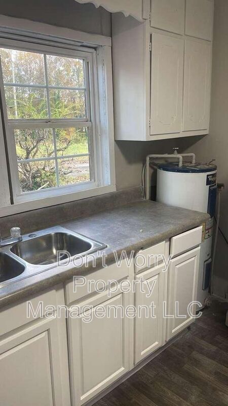 Building Photo - 404 Carroll St
