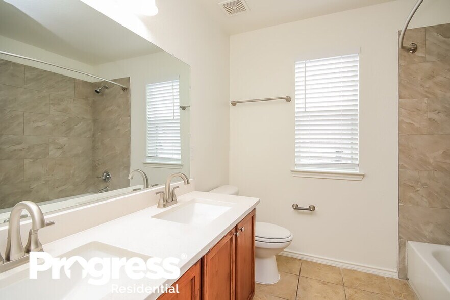 Building Photo - 2018 Greensford Ct