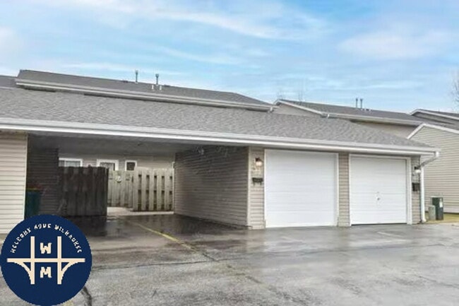Building Photo - W163N11528 Windsor Ct