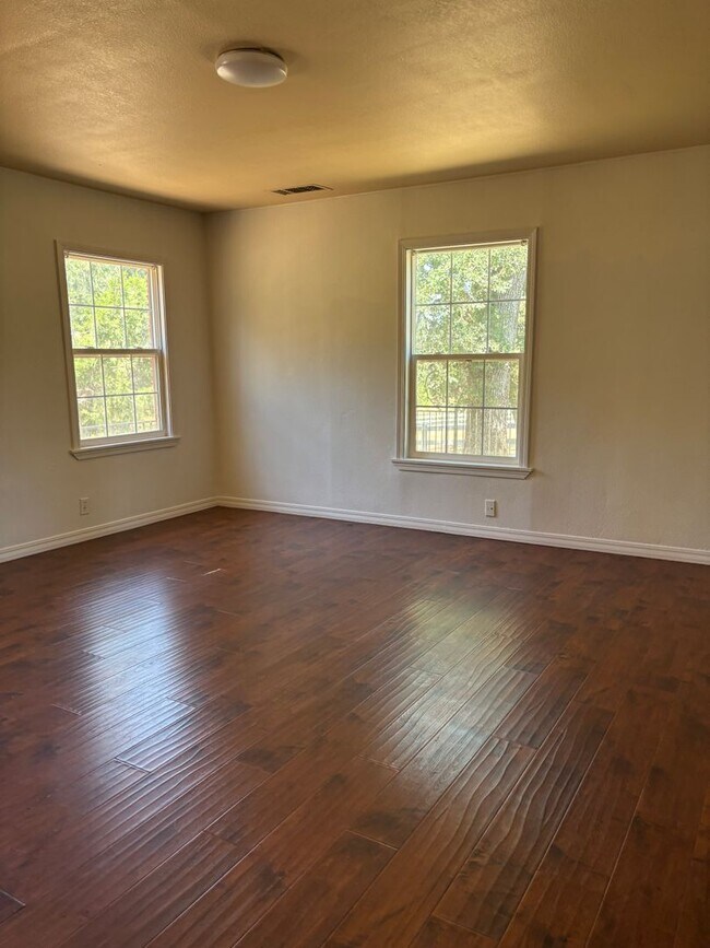 Building Photo - 16360 Placer Hills Rd