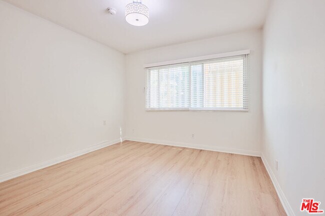 Building Photo - 7712 Pso Del Rey