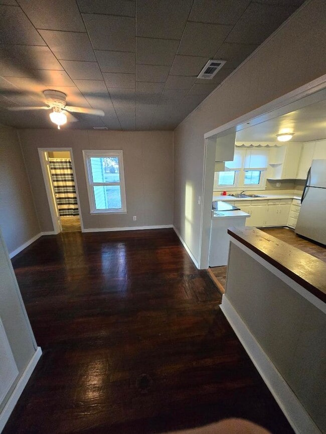 Building Photo - 2 Bedroom 2 Bathroom House For Rent in Farber, MO