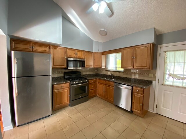 Primary Photo - 1403 Sauk Ln