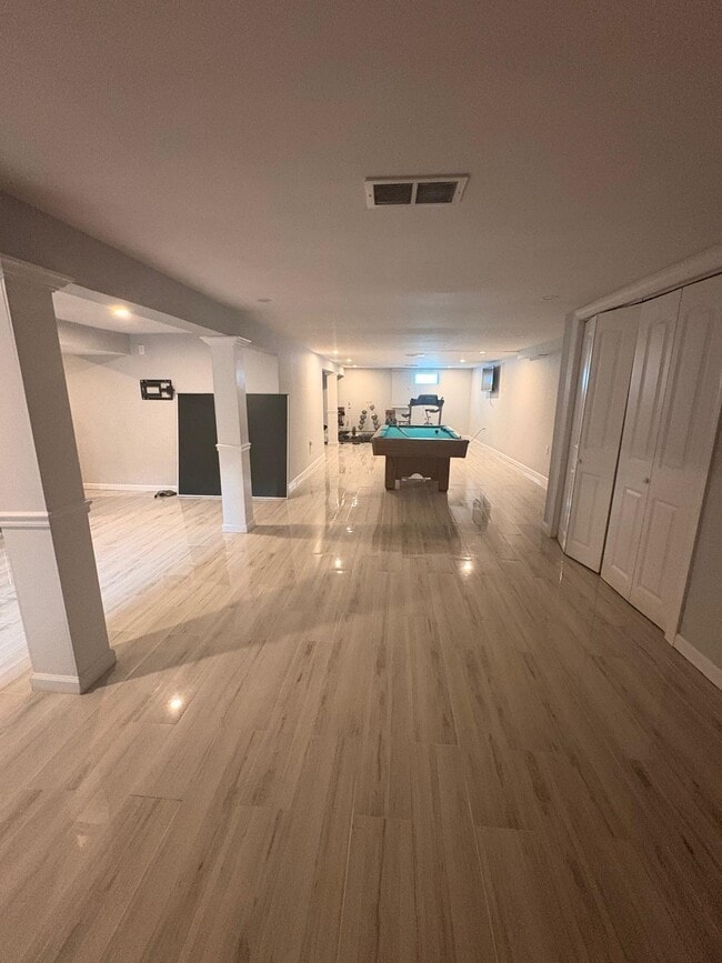 Building Photo - 11 E Sherman Ave