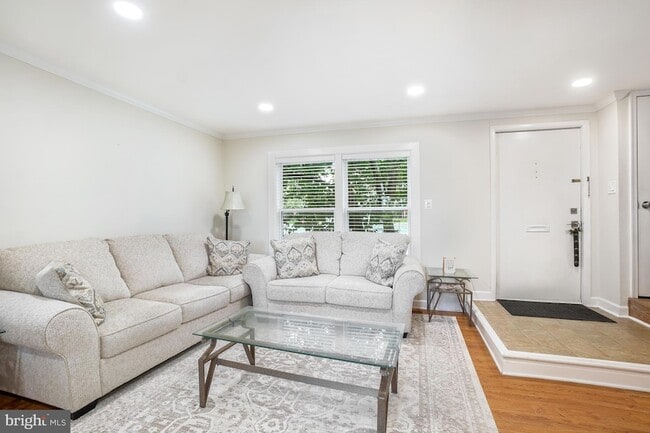 Building Photo - 12911 Walnut View Ct