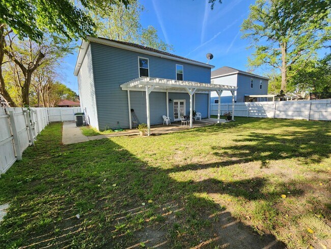 Building Photo - 4 Bedroom Single Family Home near Naval Station Norfolk