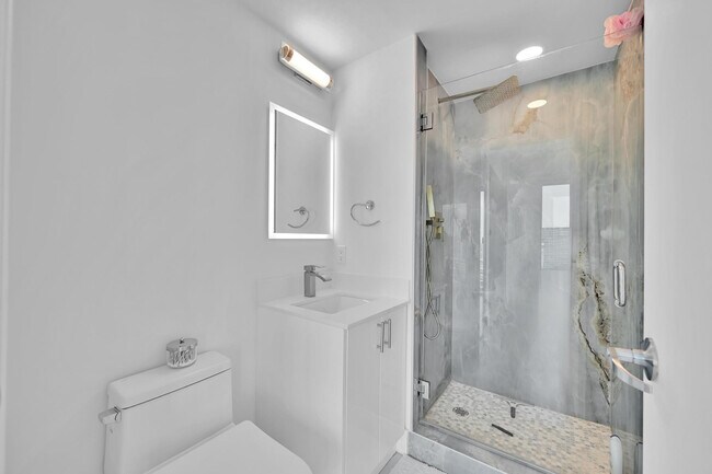 Building Photo - 60 SW 13th St