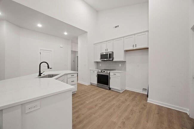 Building Photo - 40 Banff Dr