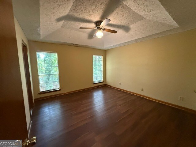 Building Photo - 8351 Post Oak Ct