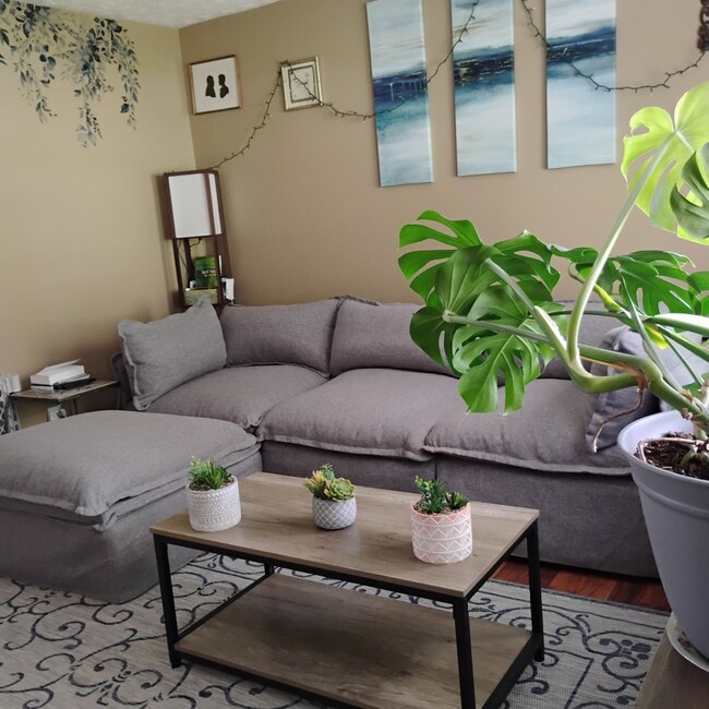 Building Photo - 116 Hidden Valley Dr