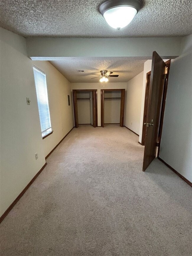 Building Photo - 901 NE Tortoise Dr