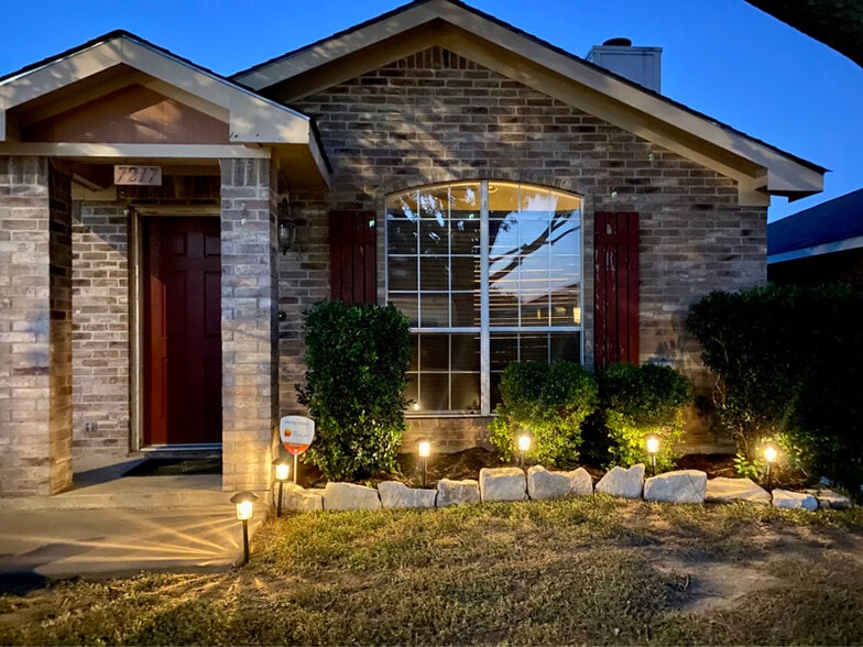Building Photo - 7217 Ashbourne Way