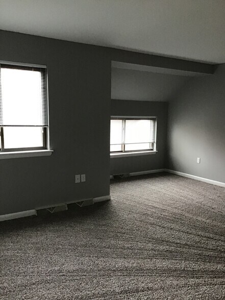 Building Photo - 403 Stonegate Ct