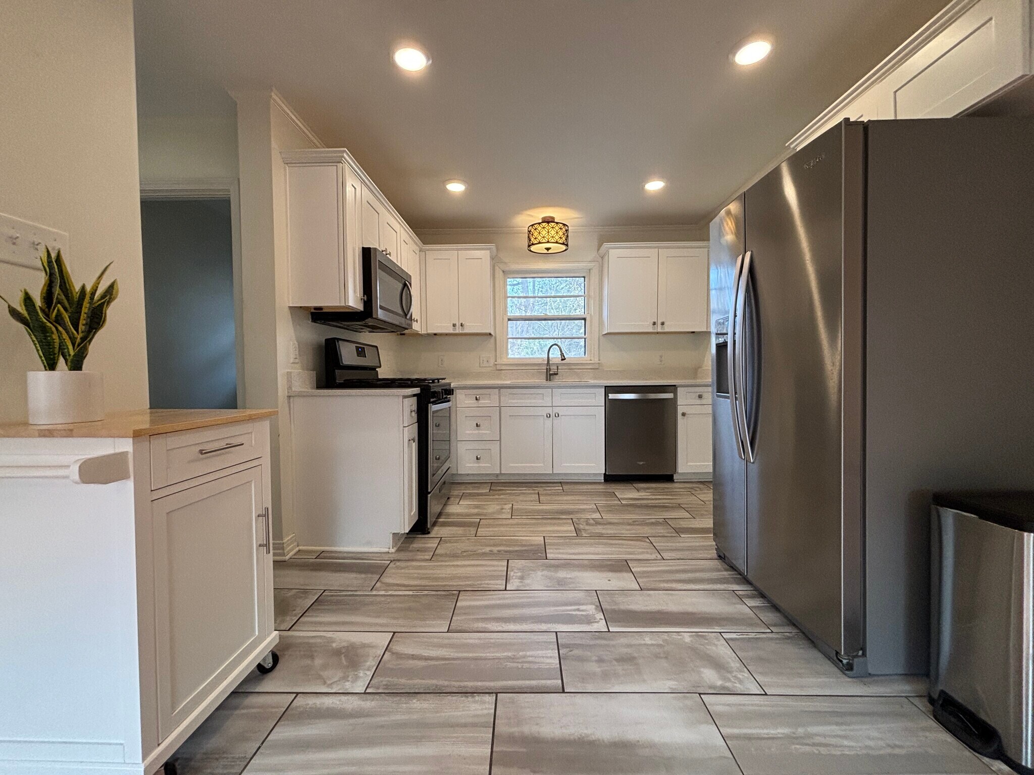 Building Photo - 2100 Durwood Rd