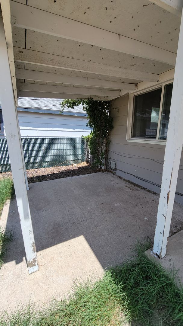 Building Photo - Charming 3-Bedroom Home Just 12 Blocks from CMU!