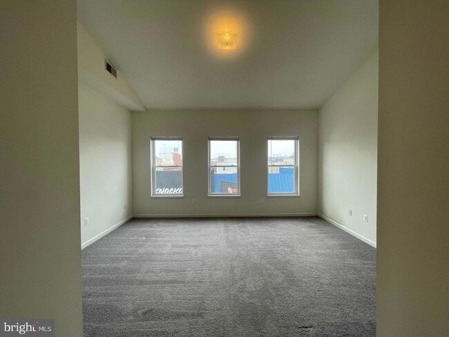 Building Photo - 1119 Light St
