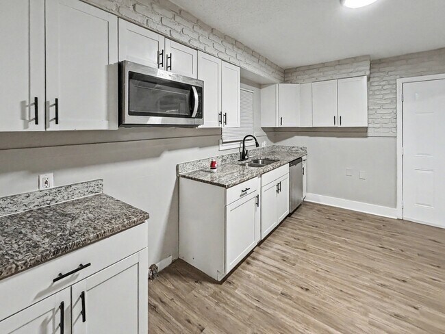 Building Photo - 1473 Oberle Ave