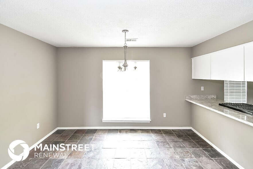 Building Photo - 6455 Walnut Grove Rd