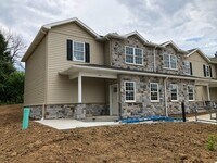 Building Photo - 3 Bedroom, 3 1/2 Bathroom Townhouse on Easterly Parkway