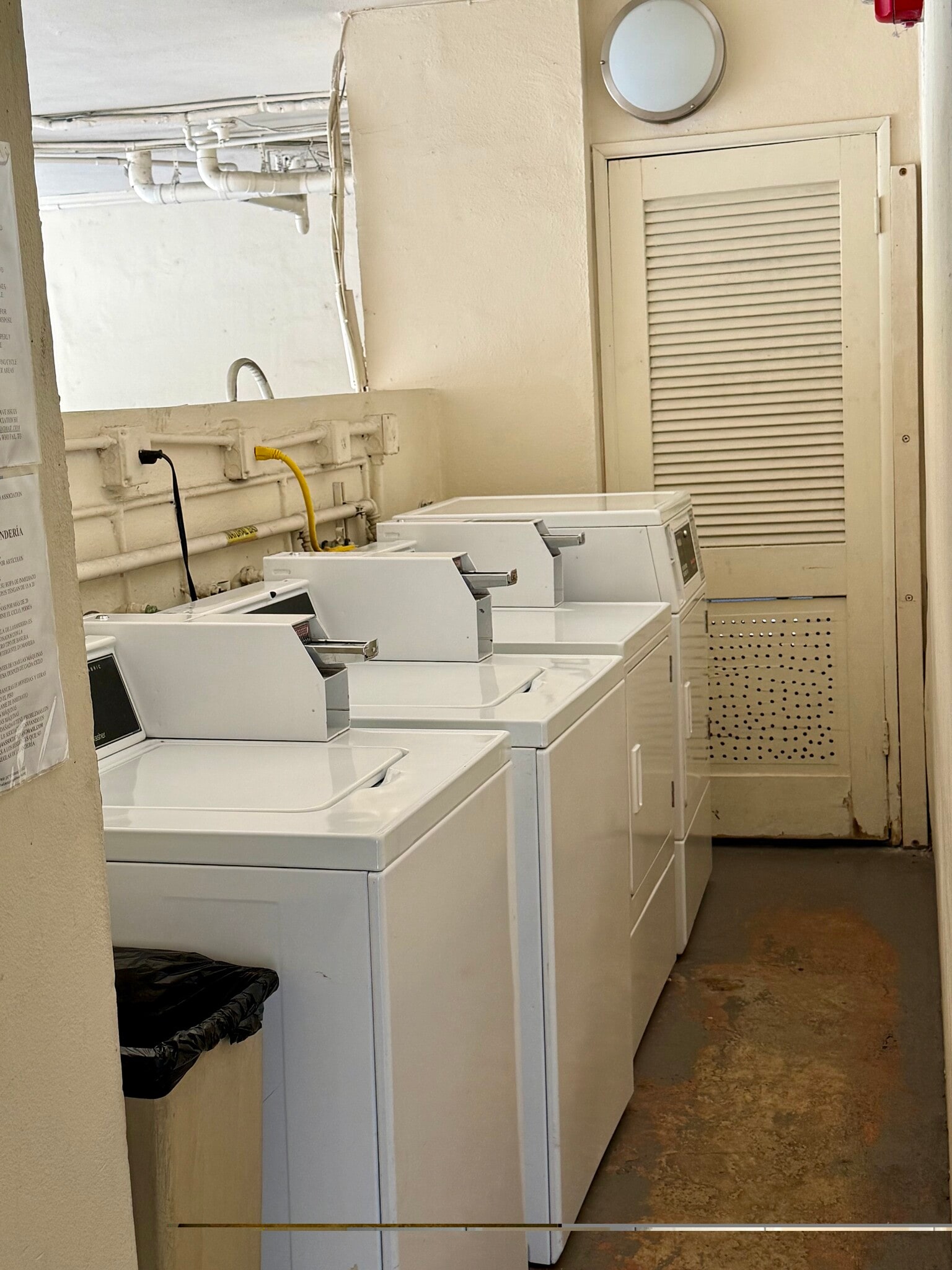 Building Photo - 1014 Salzedo St