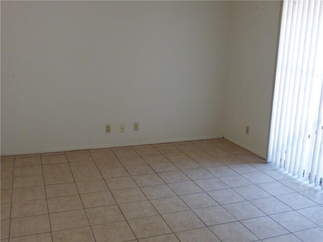 Building Photo - 7208 Lilac Ln