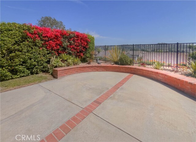 Building Photo - 16140 Ridgeview Ln