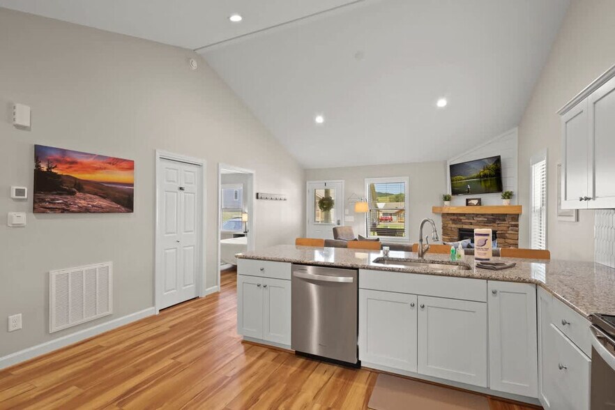 Building Photo - 263 Camp Rock Rd