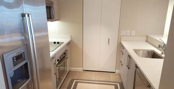 Building Photo - 555 4th St