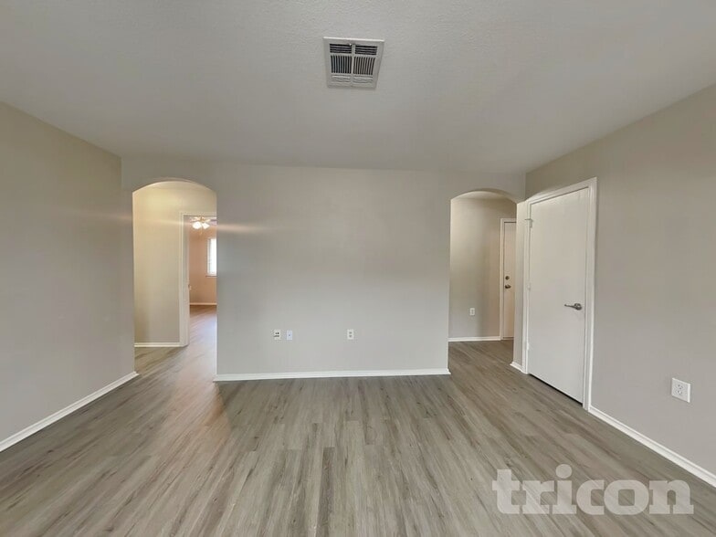 Building Photo - 12529 Sky Harbor Dr